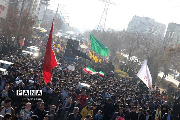 تشییع پیکر شهید گمنام ومراسم خاکسپاری در اردوگاه ثامن الحجج (ع)مشهد