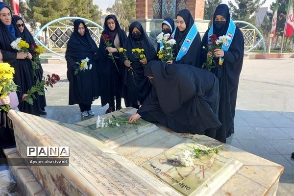 تجدید میثاق با شهدا به‌مناسبت سالگرد سردار حاج قاسم سلیمانی