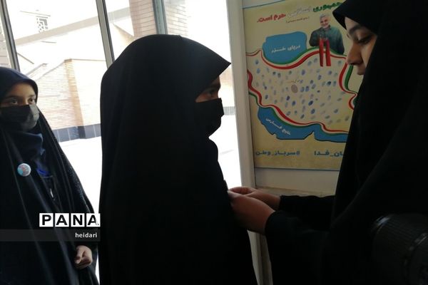 برگزاری ویژه برنامه شهادت سردار سلیمانی در مدرسه تمام تشکیلاتی سردار دل‌ها