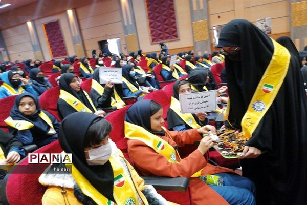 برگزاری ویژه برنامه شهادت سردار سلیمانی در مدرسه تمام تشکیلاتی سردار دل‌ها