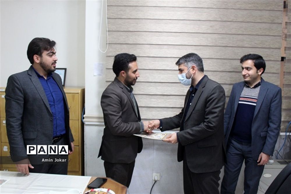مراسم تکریم و معارفه مدیر کتابخانه دانش‌آموز در شیراز
