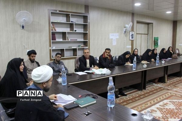 جلسه مربیان سازمان دانش‌آموزی منطقه آب‌پخش استان بوشهر