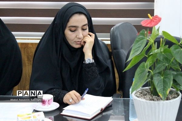 جلسه مدیران مدارس رویش انقلاب بوشهر