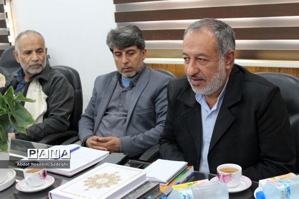 جلسه مدیران مدارس رویش انقلاب بوشهر