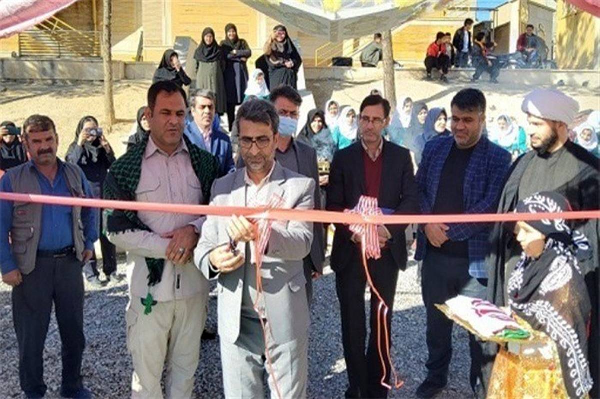 افتتاح زمین چمن مصنوعی مدارس حضرت رقیه و شهید‌رجایی ملکشاهی در ایلام