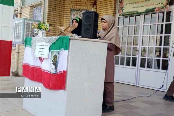 بزرگداشت سالروز شهادت سپهبد شهید حاج‌قاسم‌سلیمانی در دبیرستان داربر جهرمی ناحیه۳ شیراز