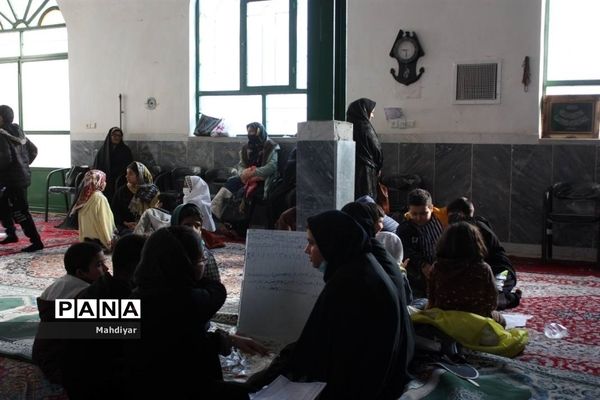 جلسه بازی و ریاضی در مسجد امام خمینی(ره) روستای طغان بخش جوادآباد