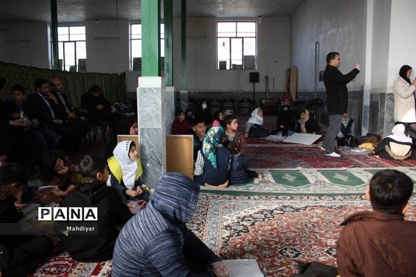 جلسه بازی و ریاضی در مسجد امام خمینی(ره) روستای طغان بخش جوادآباد