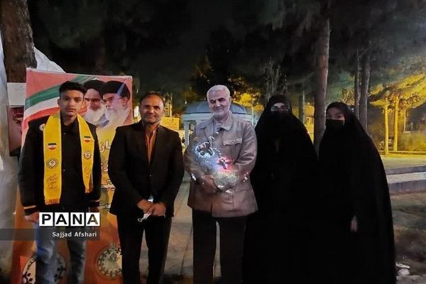 برپایی ایستگاه صلواتی توسط سازمان دانش‌آموزی استان سمنان‌