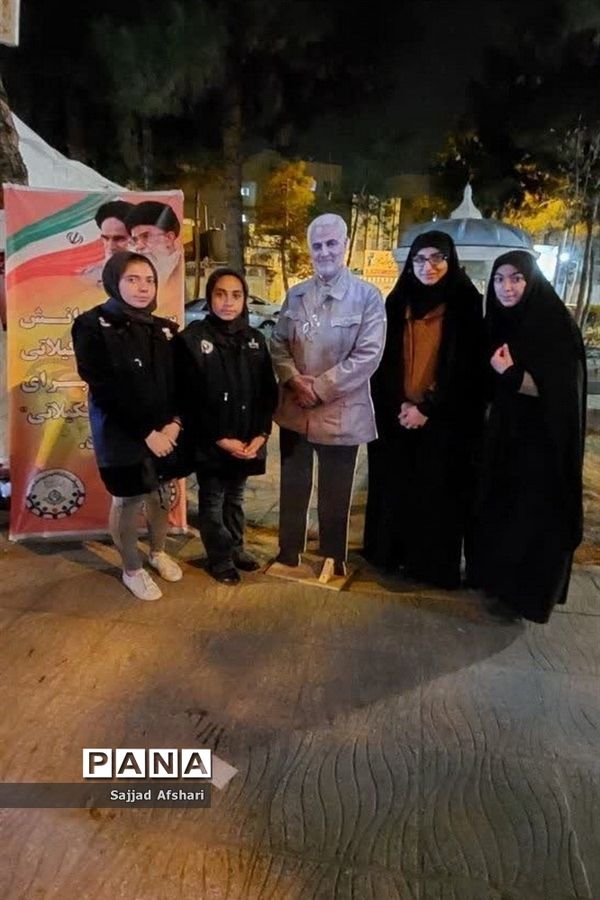 برپایی ایستگاه صلواتی توسط سازمان دانش‌آموزی استان سمنان‌