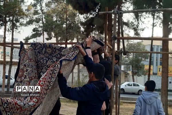 برپایی ایستگاه صلواتی توسط سازمان دانش‌آموزی استان سمنان‌