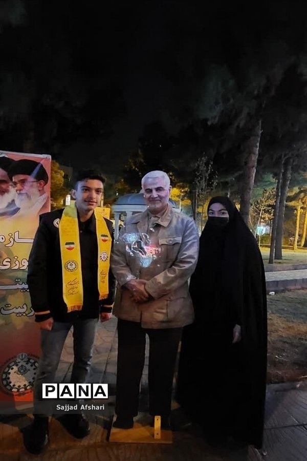 برپایی ایستگاه صلواتی توسط سازمان دانش‌آموزی استان سمنان‌