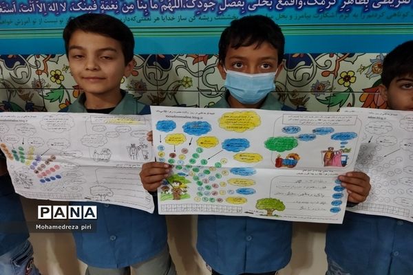 برپایی نمایشگاه نقاشی توسط دانش‌آموزان مدرسه مزرعه صفادشت