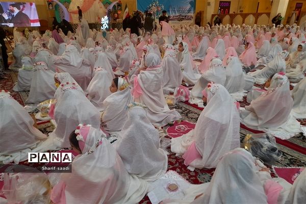 جشن عبادت یک هزارو 100 نفر از دختران درحرم مطهرشاهچراغ (ع)