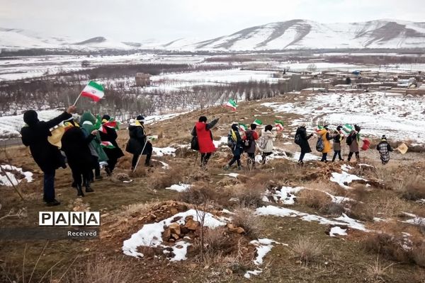 کوهپیمایی دانش‌آموزان دختر سازمان دانش‌آموزی آذربایجان غربی