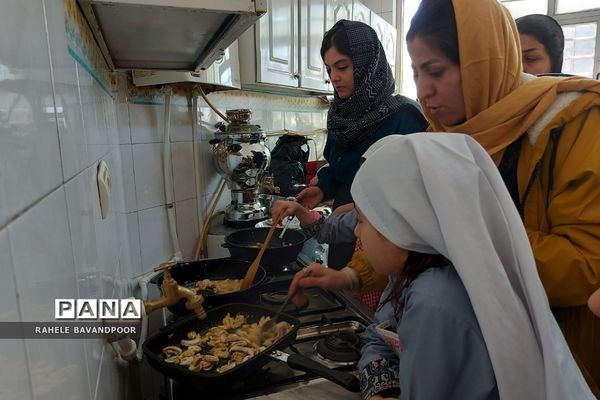 برگزاری کارگاه آموزش آشپزی مادران و دختران در فشافویه
