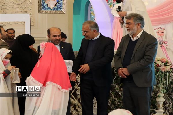 جشن تکلیف  هزارو 100 نفر از دختران شیراز درحرم مطهرشاهچراغ (ع)