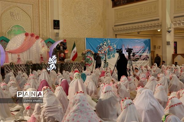 جشن تکلیف  هزارو 100 نفر از دختران شیراز درحرم مطهرشاهچراغ (ع)