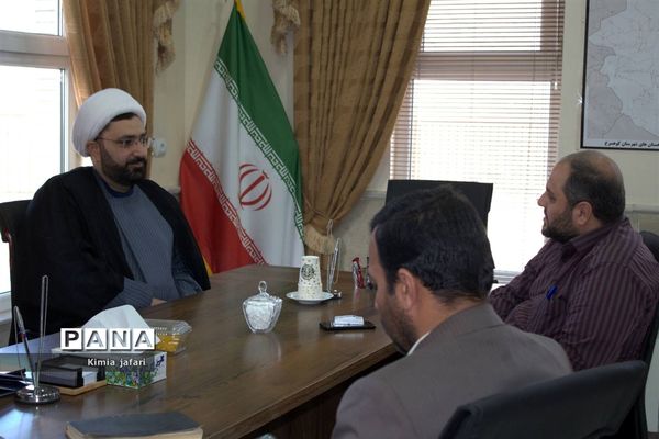 مراسم تودیع و معارفه رئیس اداره کتابخانه‌های عمومی شهرستان کوهسرخ