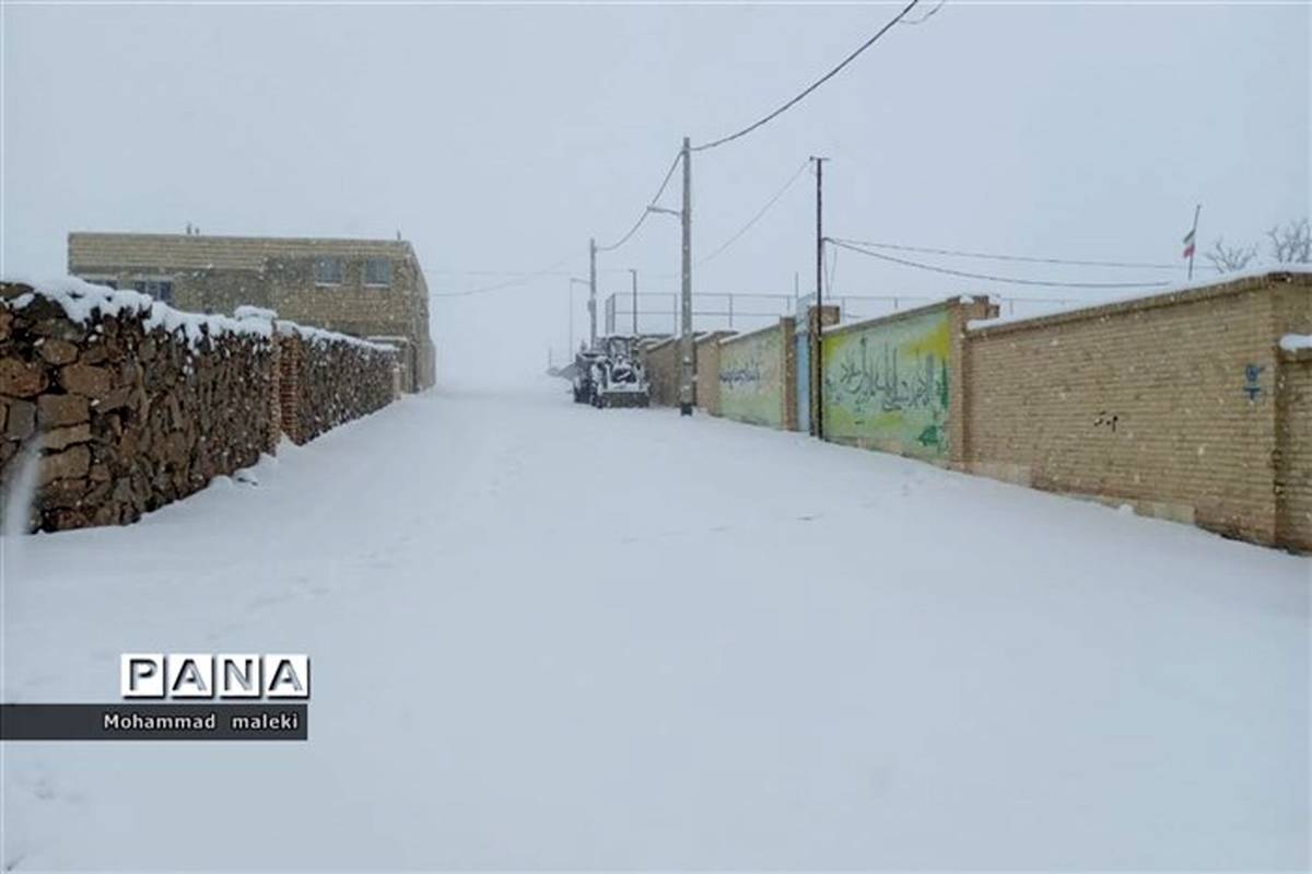بارش برف و باران بیشتر مدارس استان یزد را تعطیل کرد