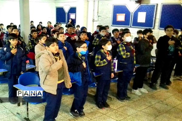 جشن میلاد زیباترین گل هستی در مدرسه شاهد شهید اشرفی اصفهانی