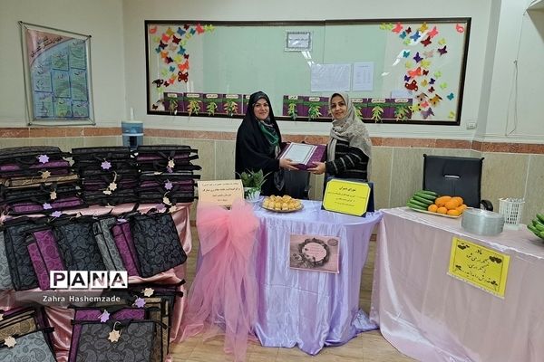 میلاد با سعادت حضرت زهرا(س) و گرامیداشت هفته مقام زن در دبیرستان ولیعصر(عج) ناحیه یک شهرری