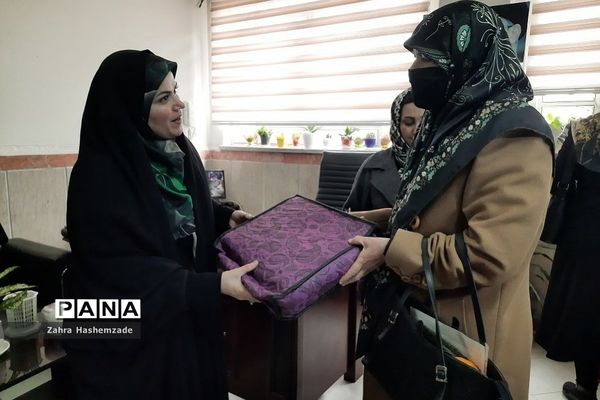 میلاد با سعادت حضرت زهرا(س) و گرامیداشت هفته مقام زن در دبیرستان ولیعصر(عج) ناحیه یک شهرری