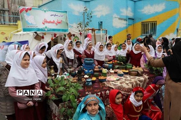 برگزاری جشنواره ایران‌شناسی در دبستان طواف معماریان ناحیه2 شهرری