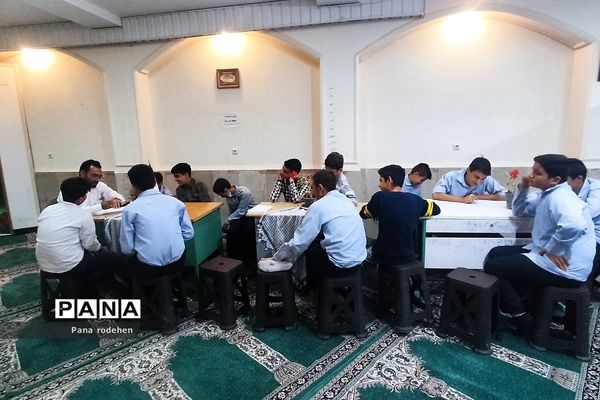 برگزاری نشست‌ها و جلسات بصیرتی و آموزشی در دبیرستان امام علی(ع)