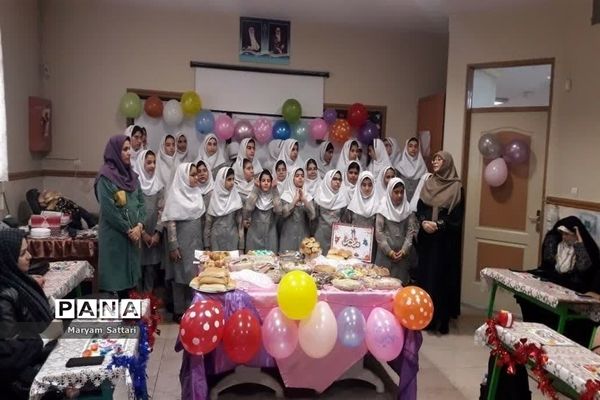 جشن دانش‌آموزی گرامیداشت روز مادر در آموزشگاه شاهد فاطمه زهرا(س) اسلامشهر