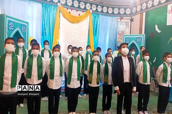 تجلیل از گروه‌های سرود دانش‌آموزی همزمان با جشن میلاد حضرت زهرا در اداره ناحیه 3 شیراز