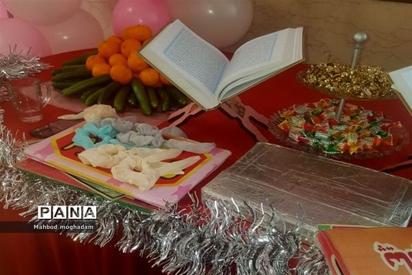 جشن عبادت دانش‌آموزان پایه سوم در دبیرستان ولیعصر (عج) منطقه ۱۳
