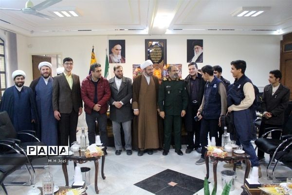 دیدار اعضای سازمان دانش‌آموزی قم با فرمانده سپاه استان
