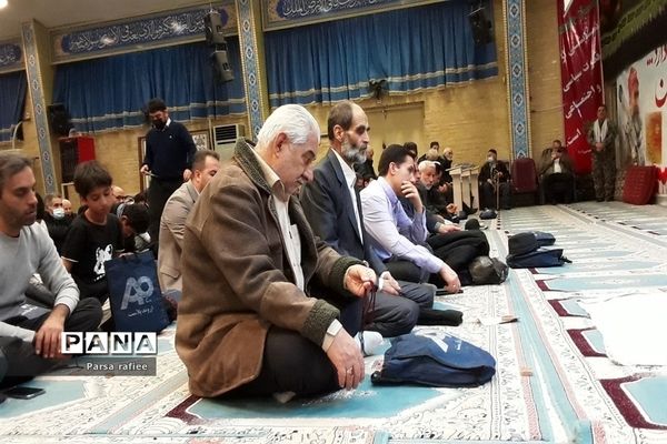 میز خدمت در مصلای صفادشت