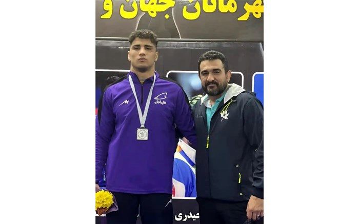 عنوان نایب قهرمانی کشتی فرنگی کشور به دانش‌آموز البرزی رسید