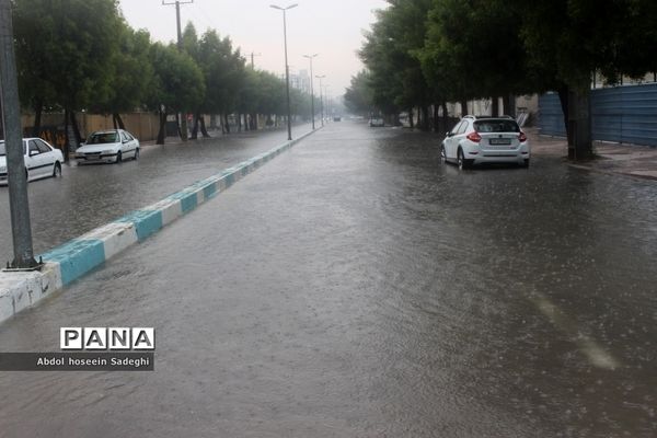 بارش باران و آبگرفتگی معابر در بوشهر