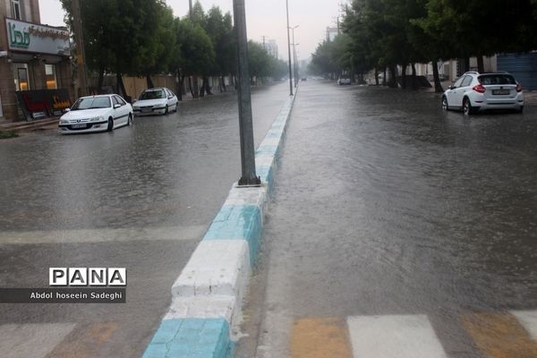 بارش باران و آبگرفتگی معابر در بوشهر