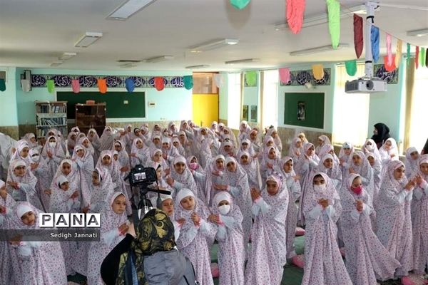 برگزاری جشن تکلیف مدارس آباده