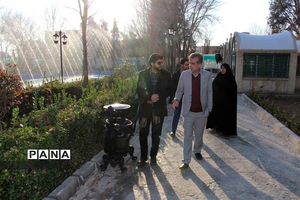 بازدید رئیس سازمان دانش‌آموزی استان یزد از موزه نور و روشنایی