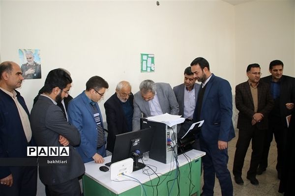 بازدید نماینده مردم کرمان و راور از حوزه امتحانات نهایی