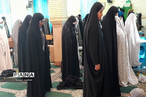 تقدیر از کارمندان فعال شهرداری در نمازجمعه ملارد