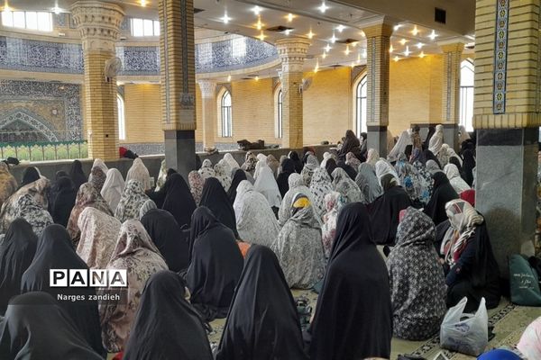 تقدیر از کارمندان فعال شهرداری در نمازجمعه ملارد
