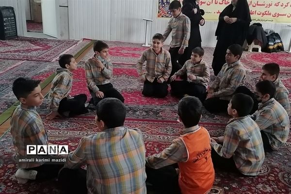 برگزاری اجلاسیه نماز ‌دبستان‌ پسرانه غنچه‌های ولایت ناحیه 3  شیراز