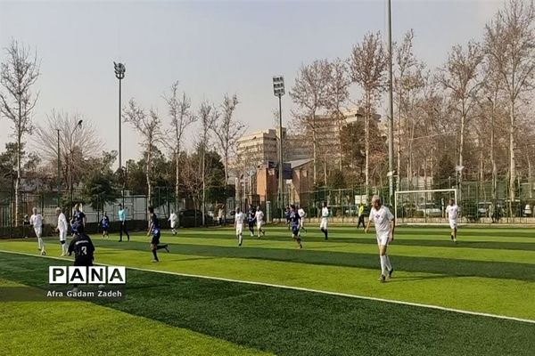 بازی خیرخواهانه فوتبال به نفع کودکان سرطانی