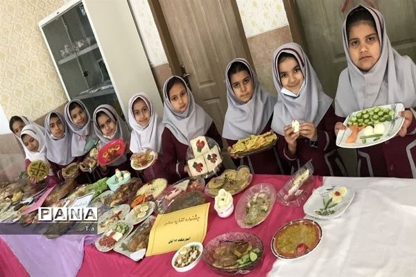 جشنواره دانش‌آموزی صبحانه سالم و مقوی در آموزشگاه ۱۳ آبان بافق
