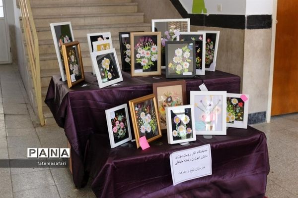 افتتاح نمایشگاه خلاقیت، کارآفرینی و دست‌سازه‌های دانش‌آموزی درهنرستان شیخ محمد بلیغ فیروزکوه