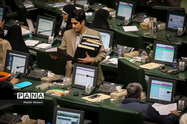 صحن علنی مجلس با حضور رئیس جمهوری