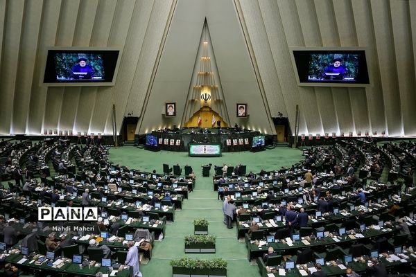 صحن علنی مجلس با حضور رئیس جمهوری