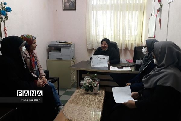 برگزاری جلسات  پیش‌اجلاس و کمیته نماز در مدارس رودهن