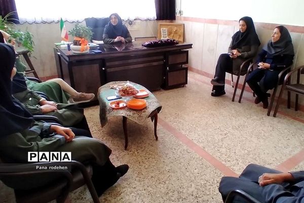 برگزاری جلسات  پیش‌اجلاس و کمیته نماز در مدارس رودهن